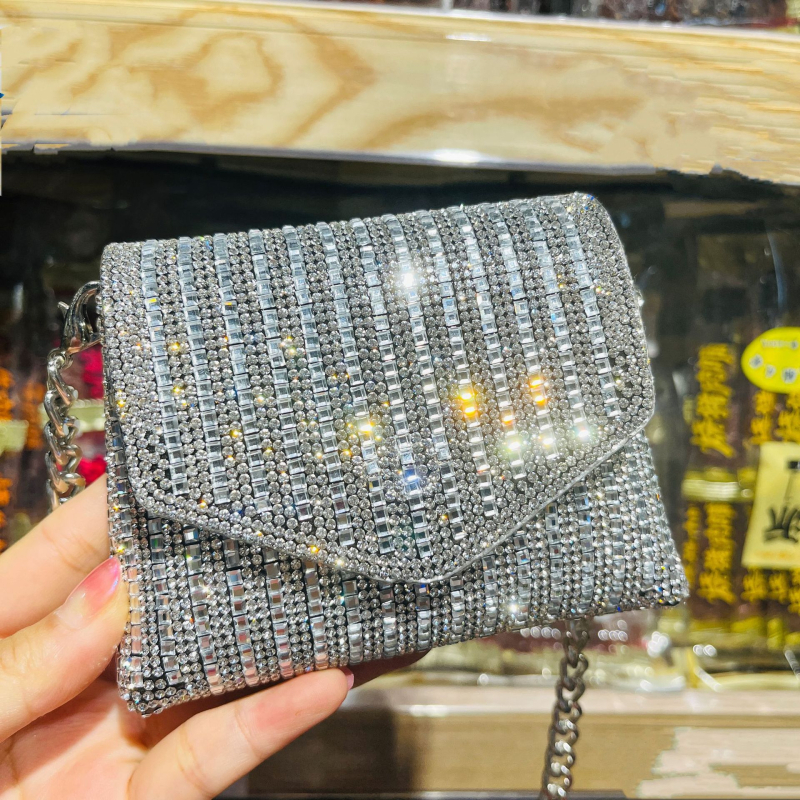 Mini torba preko ramena, ulični stil, PU materijal, uspravni kvadratni oblik, magnetska kopča, džep za mobitel