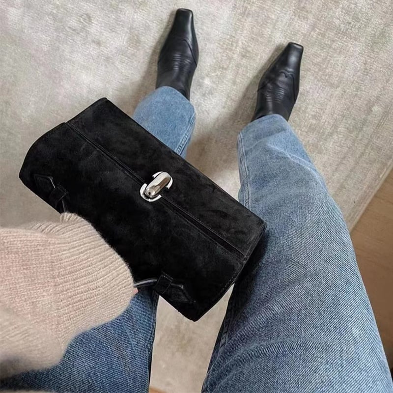 Ženska torbica od prave kože, horizontalni kvadratni oblik, gradski jednostavan stil, otvaranje s šnurlicom i kopčom, unutarnji džepovi za telefon i identifikacijsku karticu, podstava od sintetičke kože