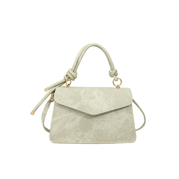 Crossbody torba, mala kvadratnog oblika, PU materijal, magnetsko zatvaranje, unutarnja zip pretinac, urban minimalistički stil