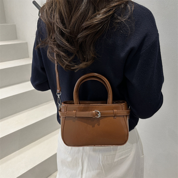 Torba preko ramena crossbody, PU koža, gradski minimalizam, zatvarač, džep za telefon, horizontalno kvadratni oblik
