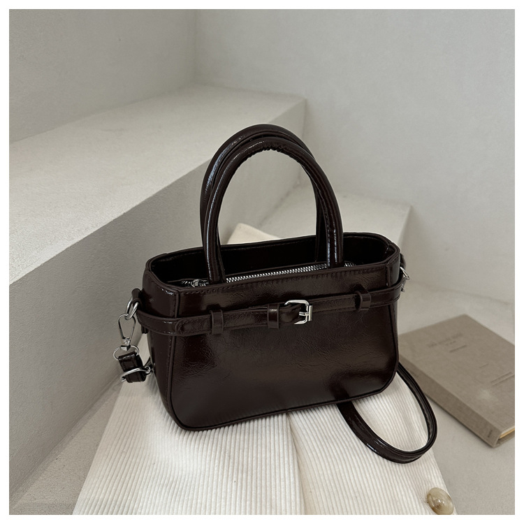 Torba preko ramena crossbody, PU koža, gradski minimalizam, zatvarač, džep za telefon, horizontalno kvadratni oblik