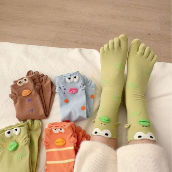 Pamukaste čarape s pet prstiju s motivom Little Ugly Fish, srednja dužina do potkoljenice, 90-95% pamuka, 200N jednostruko pletenje, pogodne za sve sezone