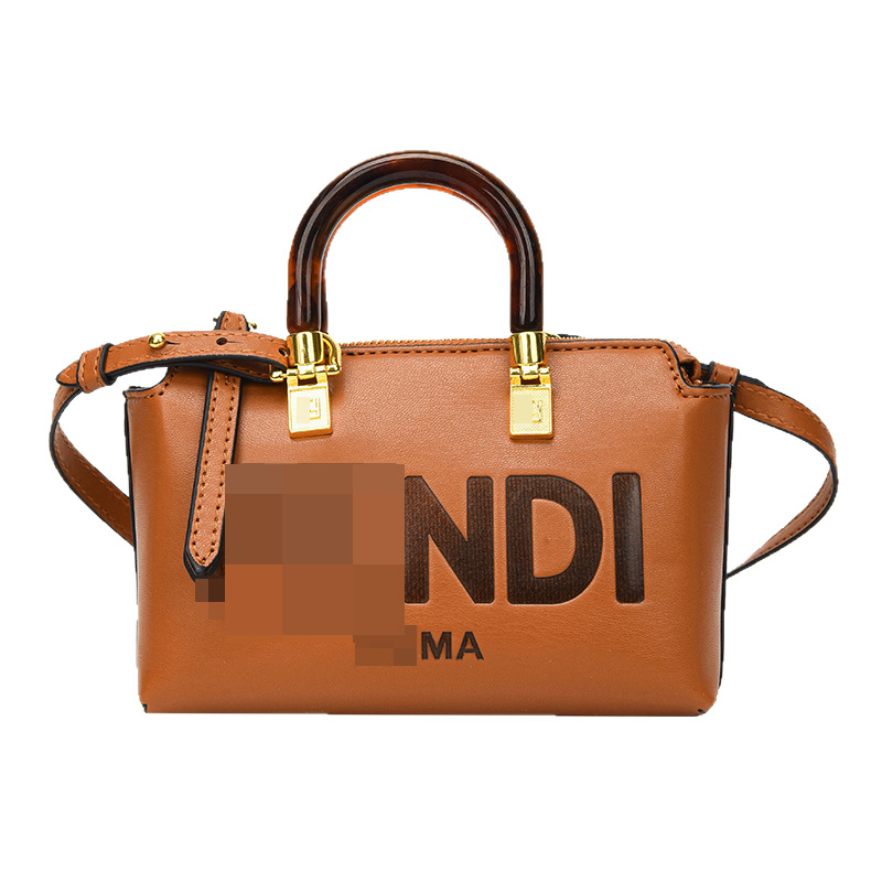 PU torba, urban minimalističkog stila, horizontani kvadratni oblik, otvaranje zipom, unutarnja džep sa zipom