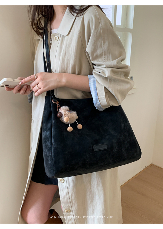 Ženska crossbody torba – luksuzan retro mat završetak, PU materijal, putnički stil, pretinjak za telefon i dokumente, magnetski zatvarač, poliester podstava