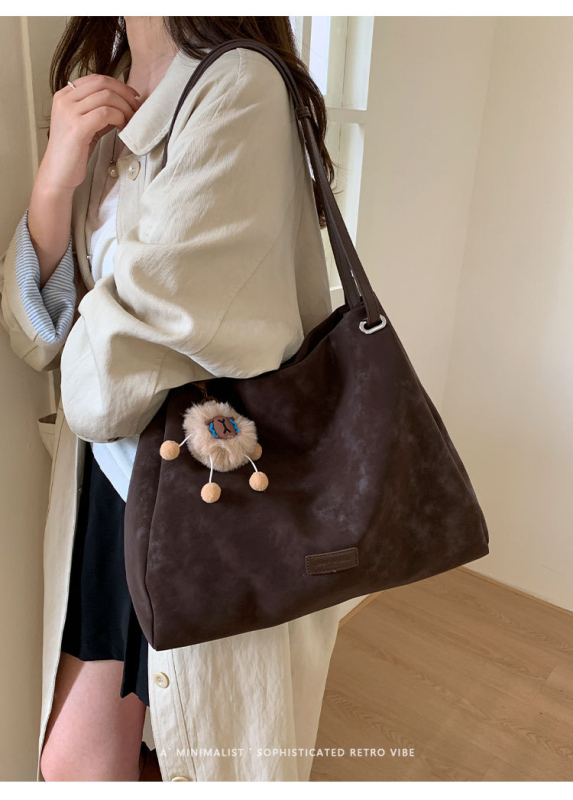 Ženska crossbody torba – luksuzan retro mat završetak, PU materijal, putnički stil, pretinjak za telefon i dokumente, magnetski zatvarač, poliester podstava