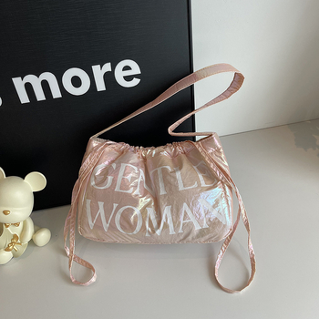 Νάιλον Τσάντα Ώμου με Εκτύπωση Αλφαβήτου, street-style (Υλικό: Νάιλον; Στυλ: Street Trend; Μορφή: Οριζόντια Τετράγωνη; Κλείσιμο: Ταινία; Εσωτερικές Θήκες: Θήκη με φερμουάρ, Θήκη για κινητό, Θήκη για ID)