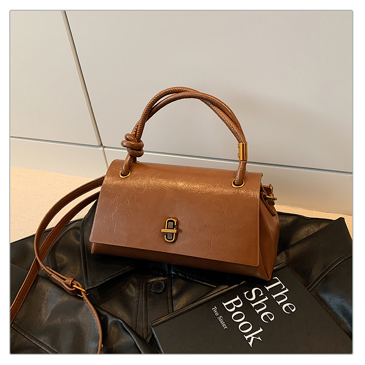 Ženska crossbody torbica u ulicnom stilu, PU materijal, zatvaranje klapom, unutarnja džep za telefon i laminirani džep sa zatvaračem, jesen 2025.