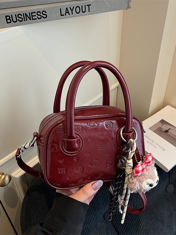 Ženska crossbody torbica s teksturiranim dizajnom – horizontalni kvadratni oblik, PU materijal, poliesterna podstava, zatvarač, jedna naramenica