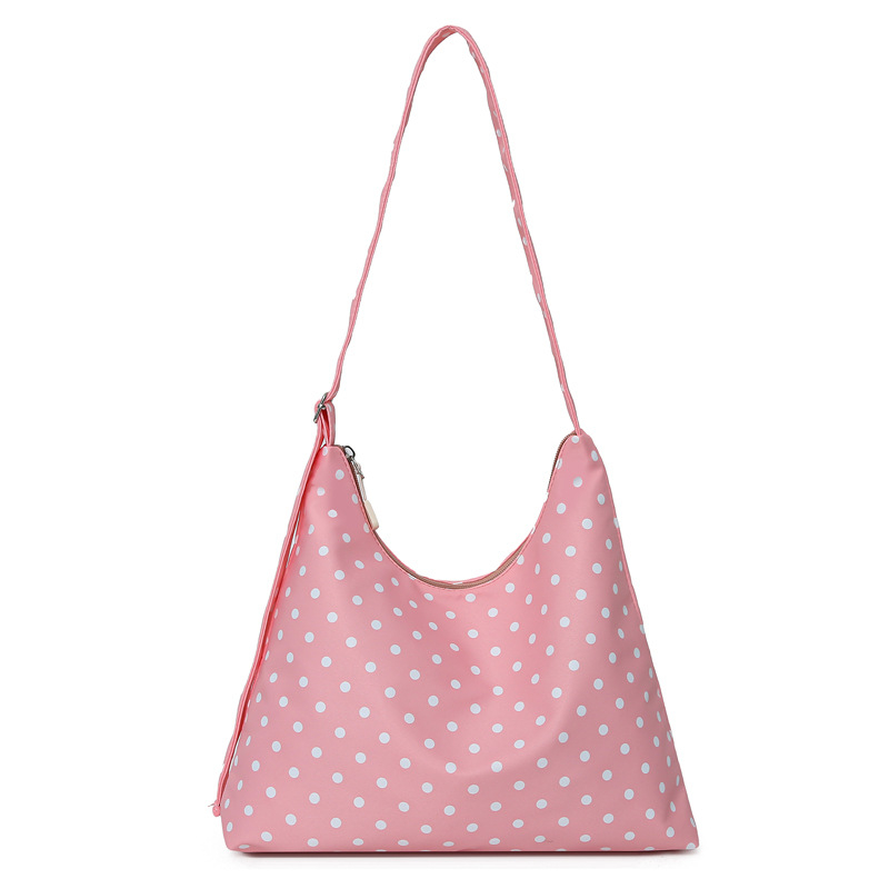 Τσάντα ώμου, σε αστικό μινιμαλιστικό στυλ από νάιλον, σχήματος dumpling, με φερμουάρ και εσωτερικό θήκη