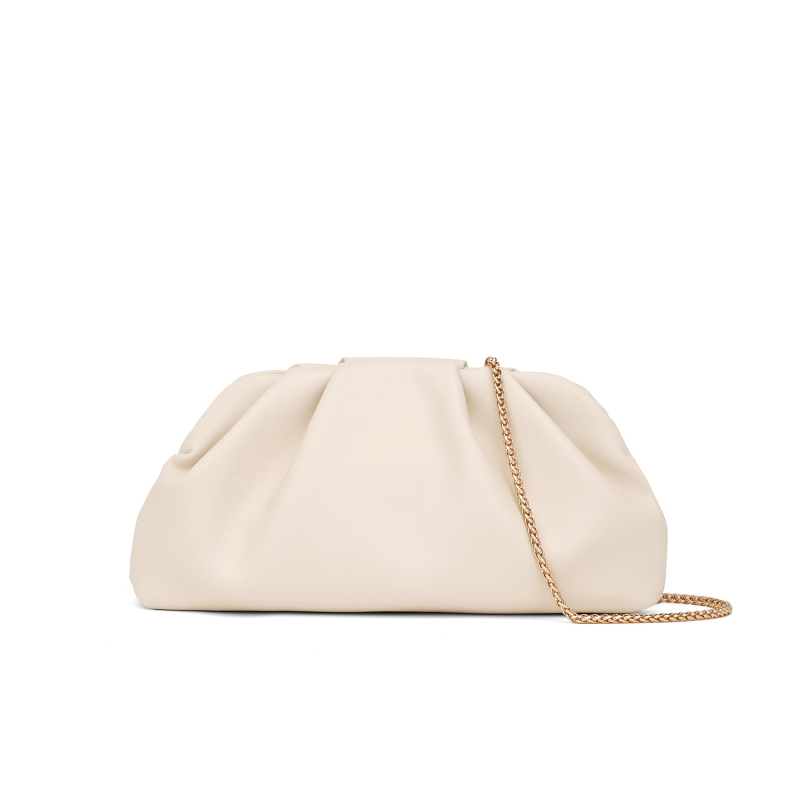 PU lančana crossbody torba, horizontalni kvadratni oblik, magnetsko zatvaranje, jedan kaiš, unutarnji džepovi: zip, telefon, dokumenti, gradski stil