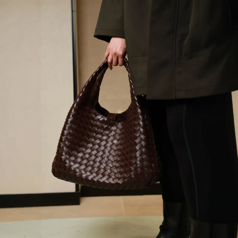 Tkana ženska torbica od PU materijala, dumpling oblik, zatvarač, unutarnji džepovi: džep sa zatvaračem, džep za telefon, džep za dokumente — jesen 2025.