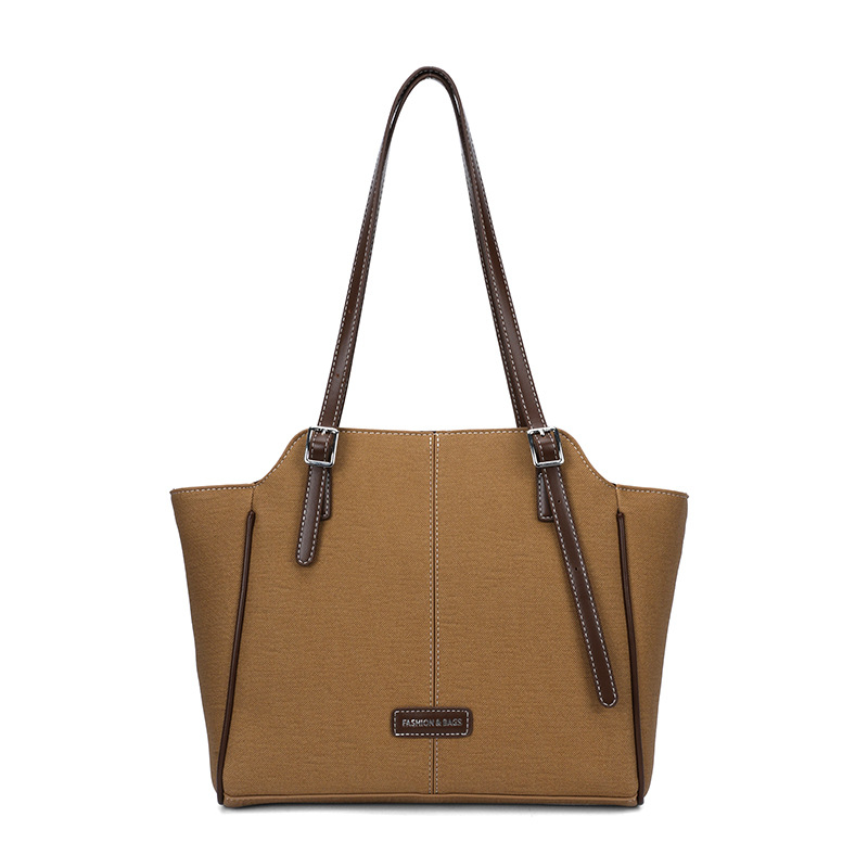 Torba Tote od PU materijala, urban minimalističkog stila, pravokutnog oblika, zatvarač, unutarnji džep za telefon, poliester podstava