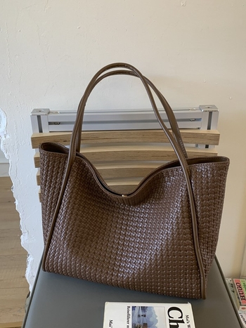 Γυναικεία vintage tote τσάντα – PU δέρμα, κάθετος τετράγωνος σχήματος, μαγνητικό κλείσιμο, κρυφή τσέπη με φερμουάρ, δύο ιμάντες ώμου