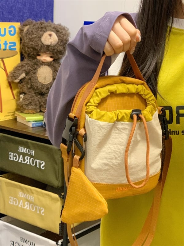 Lagana vanjska crossbody torba, vodootporna, s zatvaračem, džep za telefon i džep za bocu, unisex za planinarenje