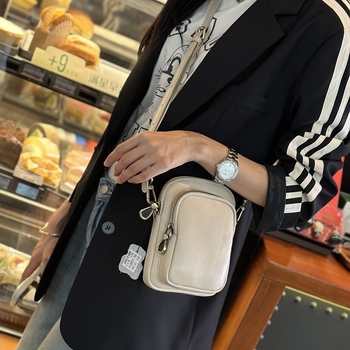 Crossbody torba - Prava koža, koža prvog sloja, Vertikalni kvadratni oblik, Zip zatvaranje