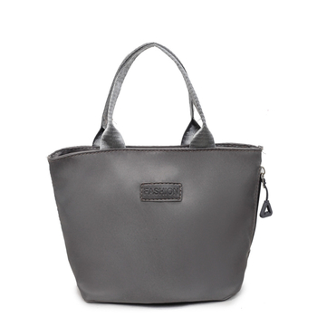 Crossbody torba, uspravnog kvadratnog oblika, zatvarač, Oxford materijal, unutarnja džep