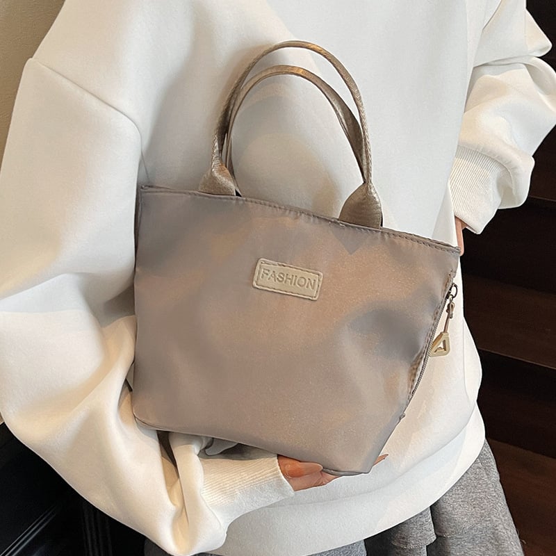 Crossbody torba, uspravnog kvadratnog oblika, zatvarač, Oxford materijal, unutarnja džep