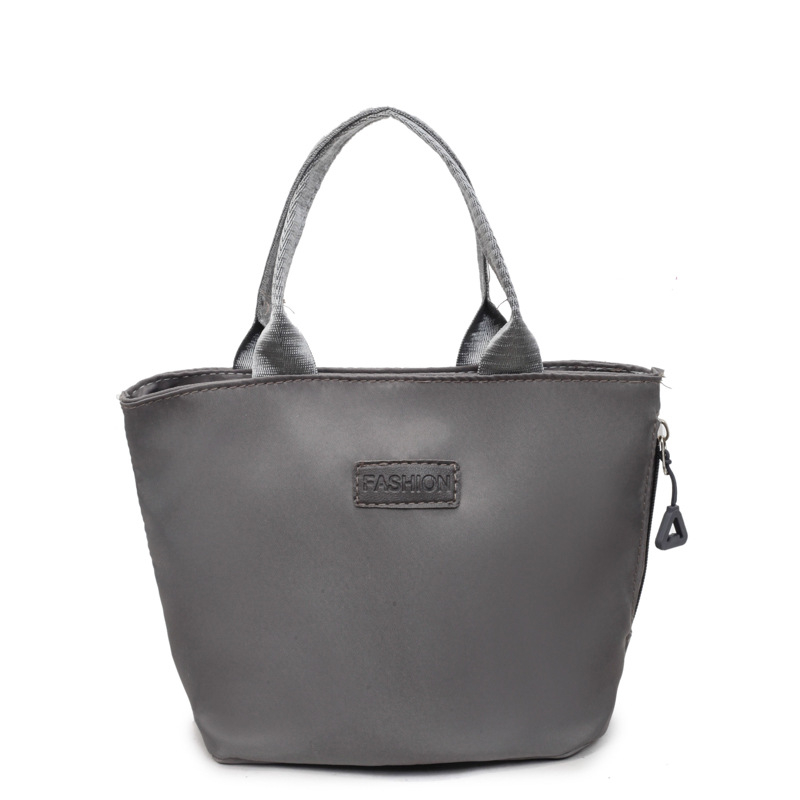 Crossbody torba, uspravnog kvadratnog oblika, zatvarač, Oxford materijal, unutarnja džep