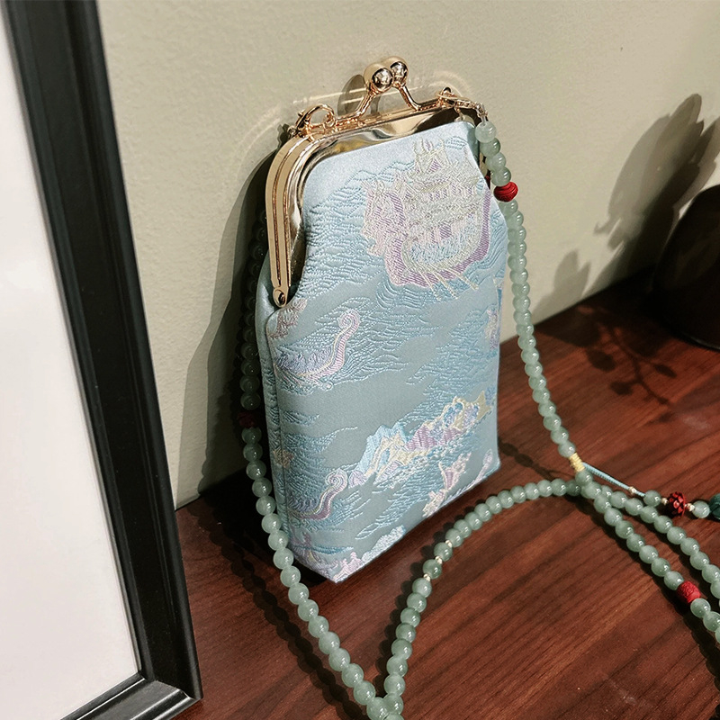 Chen Guoping márkájú mobiltelefon-táska, selyem anyagból, függőleges négyszögletes forma, záras nyitás, tanúsítvány zseb