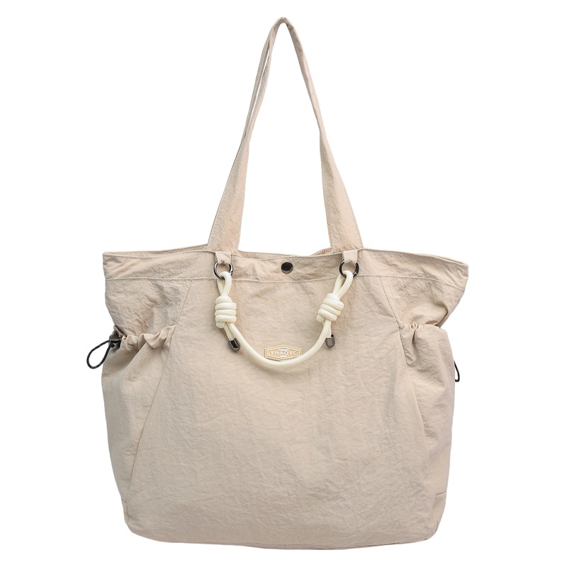 Nylon tote táska cipzárral, téglalap alakú formájú, belső zseb a telefon és személyi igazolvány számára