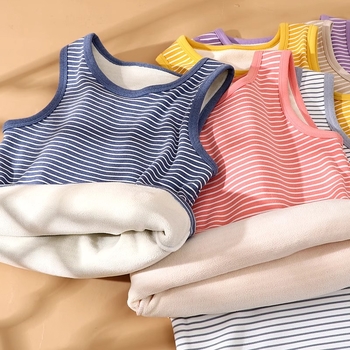 Παιδικό γιλέκο φλίς χωρίς μανίκια – unisex, με ριγέ σχέδιο και παχιά επένδυση φλίς