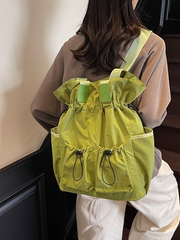 Najlon dama torba, tip kofera s naborima, zatvaranje šnuralom, unutarnji džepovi, dvostruke naramenice