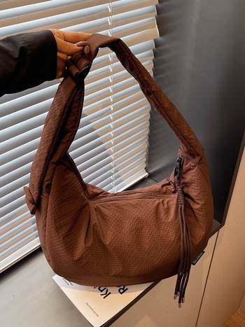 Dumpling torba od platna, oblik dumplinga, zatvaranje na zip, unutarnji džep s zipom i džep za telefon, poliester podstava