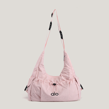 Crossbody torba - ulični stil, tkanina, pravokutni oblik, zatvaranje zatvaračem, poliester podstava, unutarnji džepovi: skriveni džep sa zatvaračem, džep za telefon, džep za dokumente