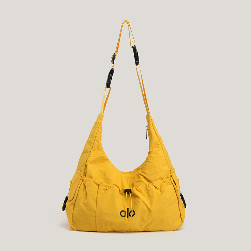 Crossbody torba - ulični stil, tkanina, pravokutni oblik, zatvaranje zatvaračem, poliester podstava, unutarnji džepovi: skriveni džep sa zatvaračem, džep za telefon, džep za dokumente