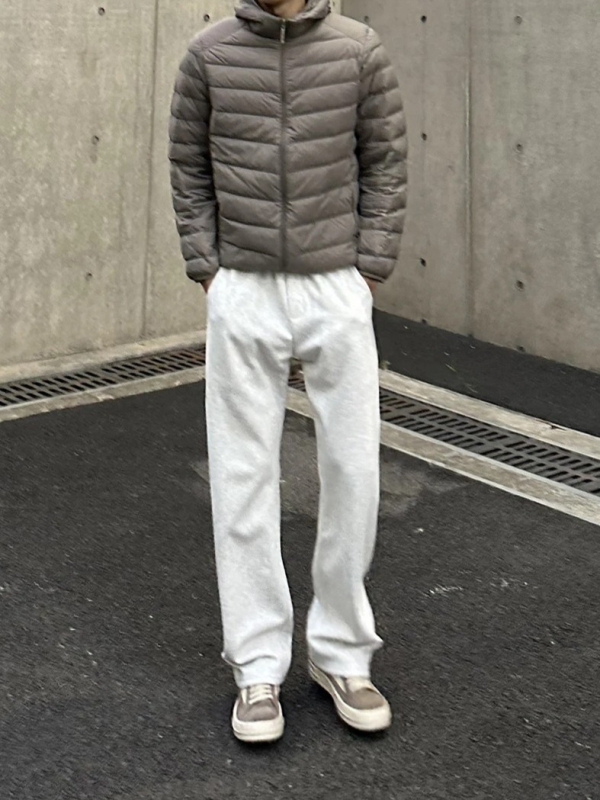 Téli fleece-lével bélelt férfi sportnadrág, egyenes szabás, közepesen magas derék, poliészter 31–50% arányban