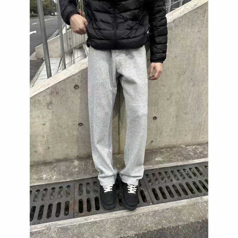 Téli fleece-lével bélelt férfi sportnadrág, egyenes szabás, közepesen magas derék, poliészter 31–50% arányban