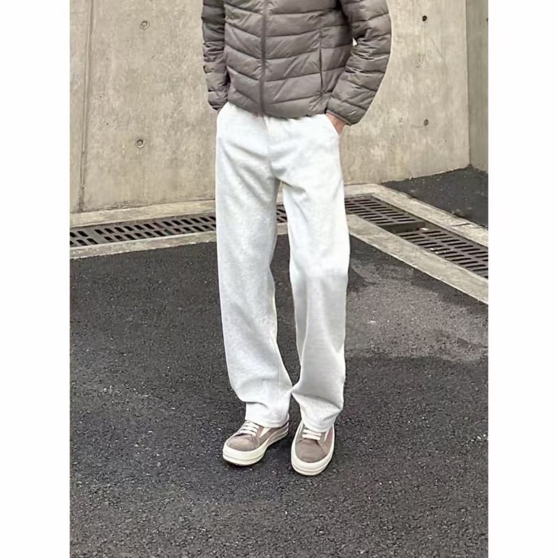 Téli fleece-lével bélelt férfi sportnadrág, egyenes szabás, közepesen magas derék, poliészter 31–50% arányban