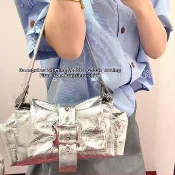 Empress torbica za podlakticu s mašnicom Hazel, crossbody s jednim remenom, srednja veličina, prirodna koža