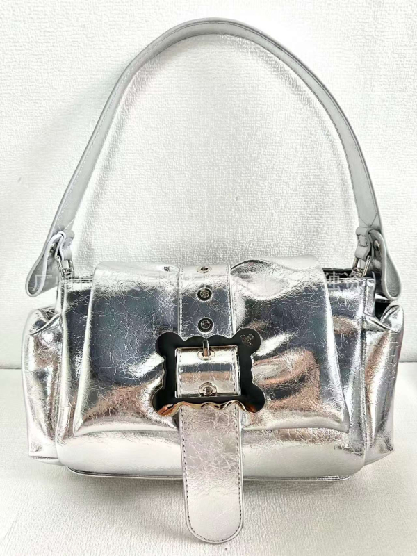 Empress torbica za podlakticu s mašnicom Hazel, crossbody s jednim remenom, srednja veličina, prirodna koža