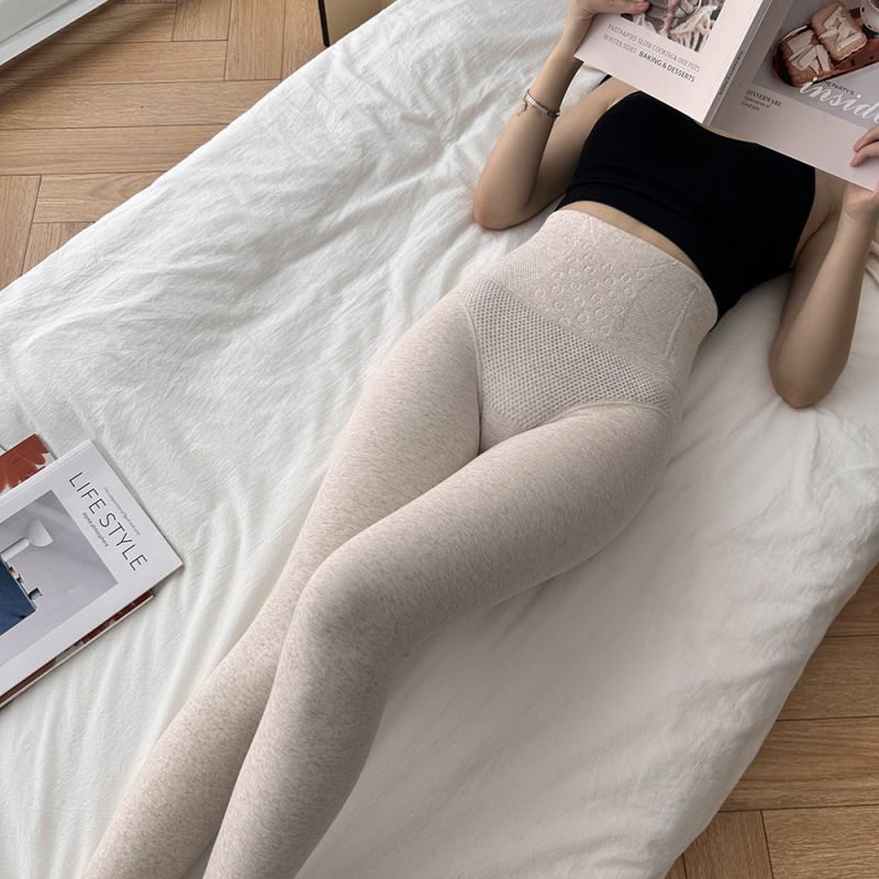 Tanke tajice s flis podstavom, 70-80% pamuka, stisnuti struka riblja kost, visok struk, s nogama