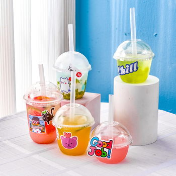 Pahar de unică folosință pentru ceai cu lapte, cu capac - transparent din plastic, pentru magazine de ceai, capacitate sub 100 ml, imprimare logo disponibil, personalizare