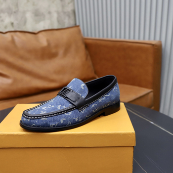 Muške kožne loaferice – slip-on, gornji dio od teleće kože, gumeni potplat, niski pet 1–3 cm