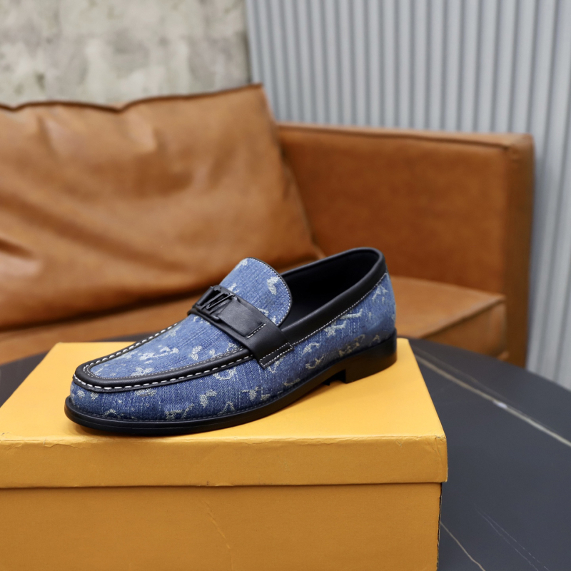 Muške kožne loaferice – slip-on, gornji dio od teleće kože, gumeni potplat, niski pet 1–3 cm