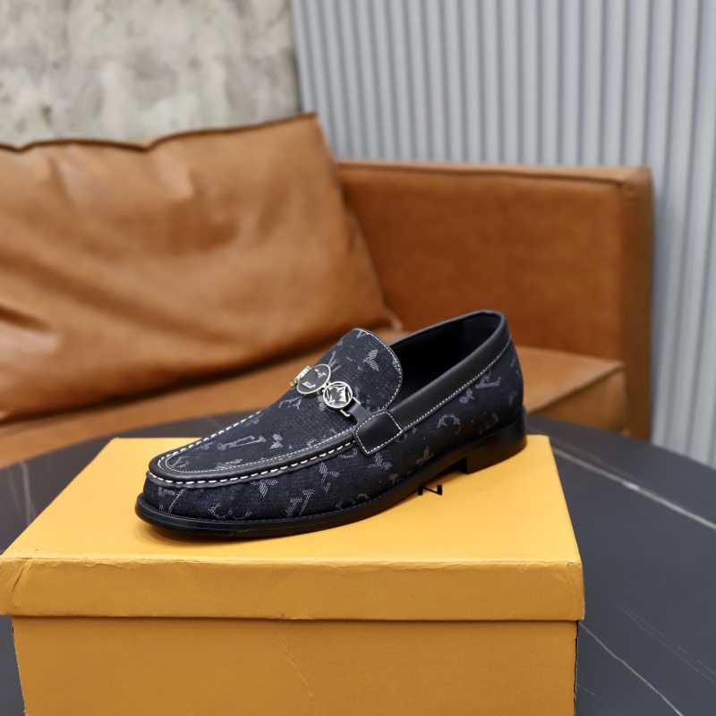 Muške kožne loaferice – slip-on, gornji dio od teleće kože, gumeni potplat, niski pet 1–3 cm