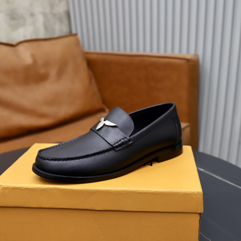 Muške kožne loaferice – slip-on, gornji dio od teleće kože, gumeni potplat, niski pet 1–3 cm