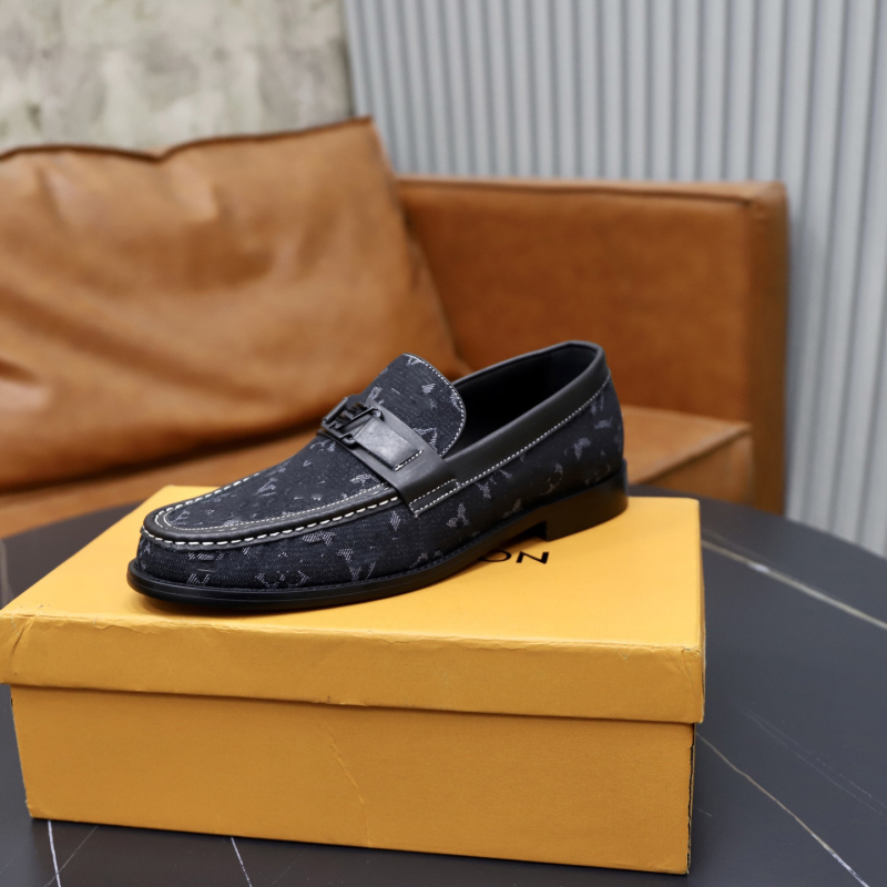 Muške kožne loaferice – slip-on, gornji dio od teleće kože, gumeni potplat, niski pet 1–3 cm
