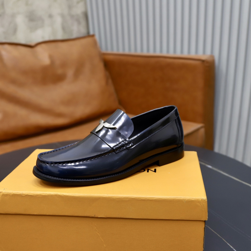 Muške kožne loaferice – slip-on, gornji dio od teleće kože, gumeni potplat, niski pet 1–3 cm