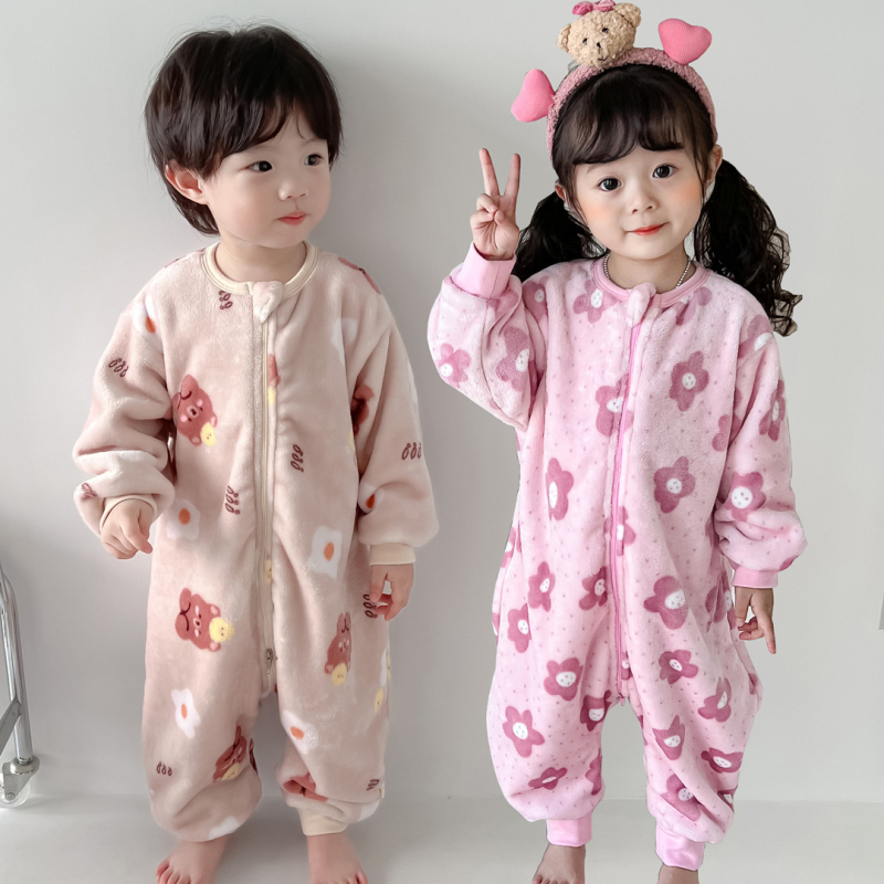 Zimski flanelni dječji onesie s motivom crtanog lika, stil spavaćeg vreća s odvojenim nogama, podstava od koralnog flisa