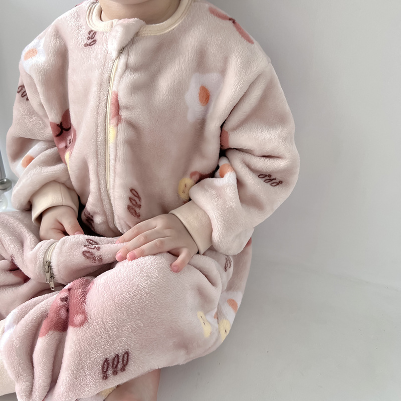 Zimski flanelni dječji onesie s motivom crtanog lika, stil spavaćeg vreća s odvojenim nogama, podstava od koralnog flisa