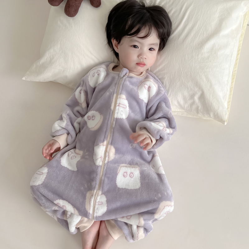 Zimski flanelni dječji onesie s motivom crtanog lika, stil spavaćeg vreća s odvojenim nogama, podstava od koralnog flisa