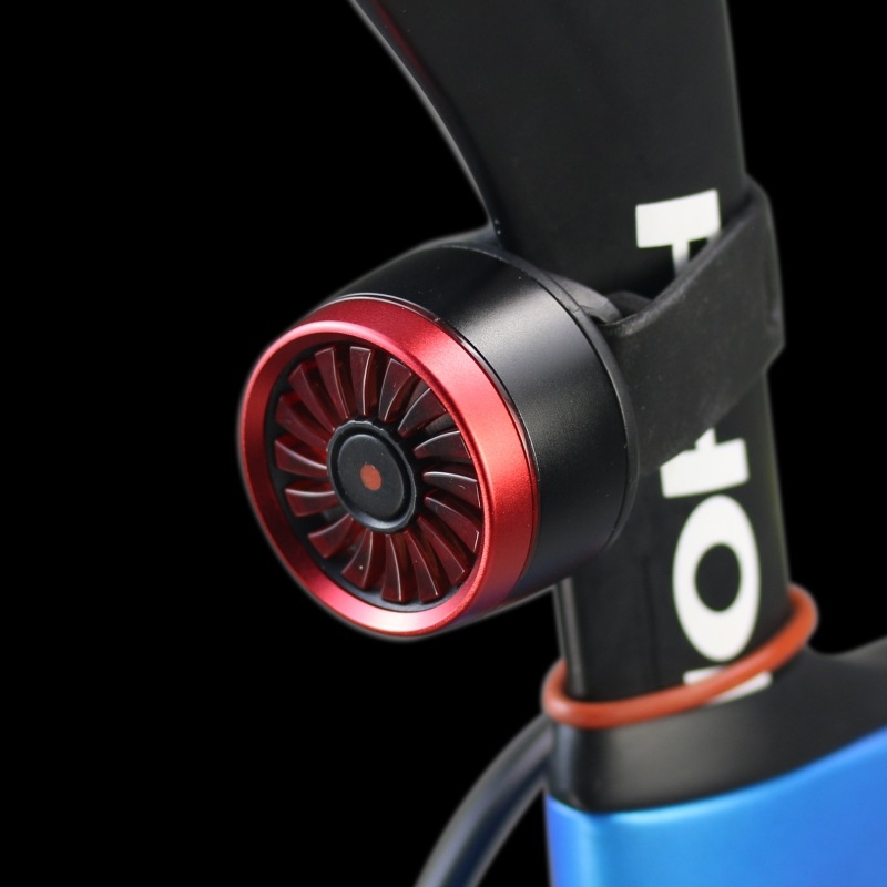 Задна светлина за велосипед с USB-C зареждане, винтов монтаж, режим за нощно каране