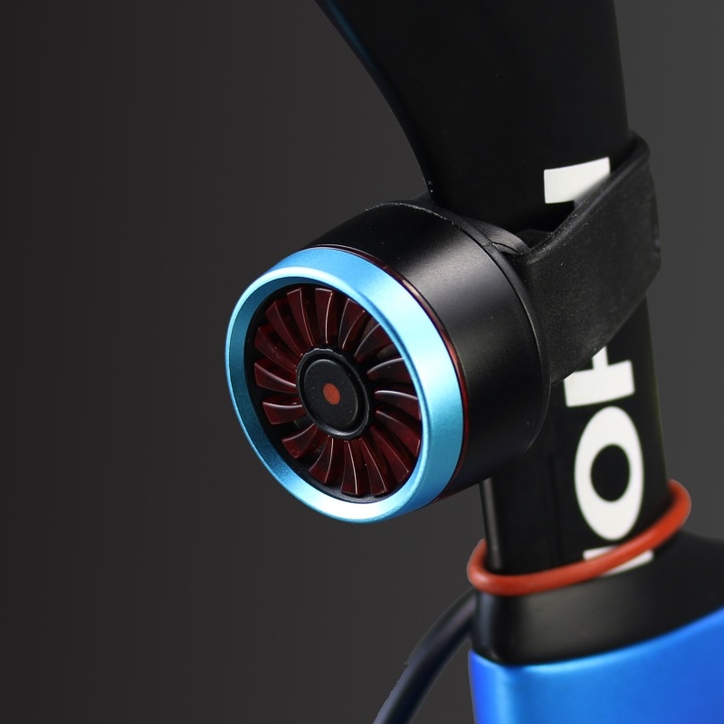 Задна светлина за велосипед с USB-C зареждане, винтов монтаж, режим за нощно каране