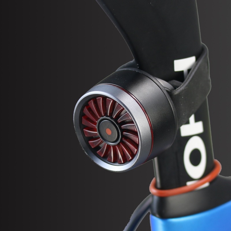 Задна светлина за велосипед с USB-C зареждане, винтов монтаж, режим за нощно каране