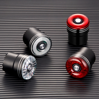 Silver велосипедна задна светлина с Type-C зареждане и интелигентен сензор за спиране за планински и градски велосипеди.