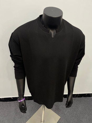 Férfi hosszú ujjú T-shirt kerek nyakkal, lazított szabás, egyszínű, poliészter 91–95%, tavasz–őszre